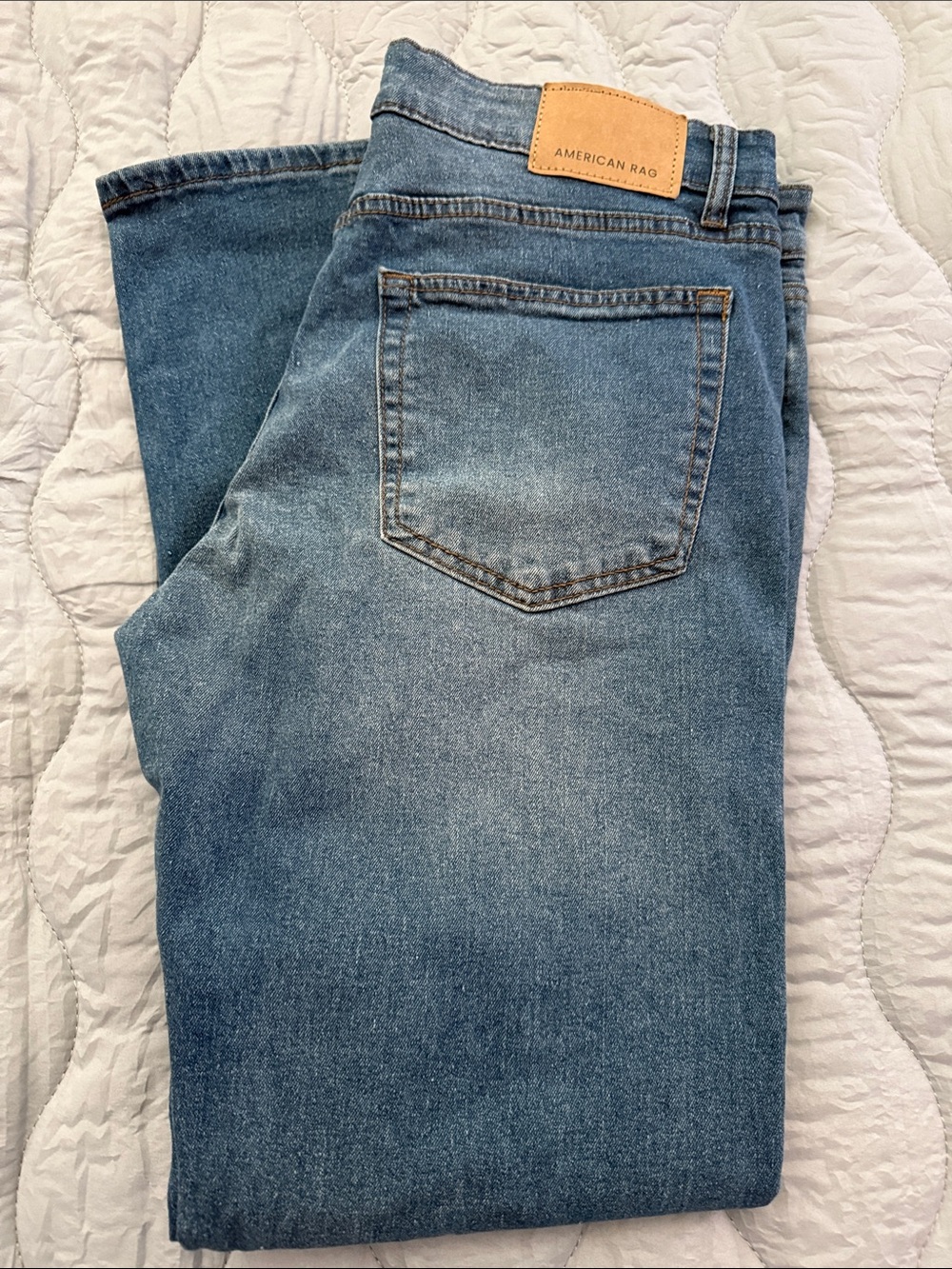 American Rag Men’s Light Blue Straight Jeans- slim fit comfort stretch